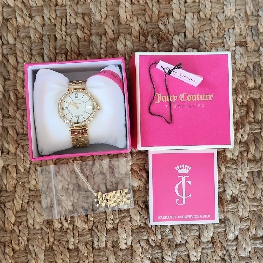 ✨️NWT JUICY COUTURE Gold Diamond lined Watch
